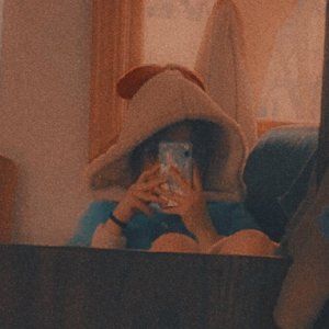 Meet your Posher, Vivian